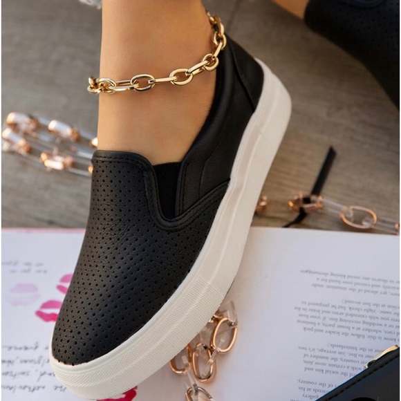 New Black slip on last one! - Picture 2 of 8